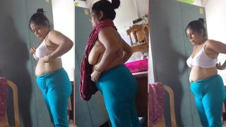 Bengali Mom Dress Change – Mom Nude Mms