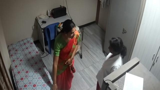 Tamil Aunty’s Nurse Apply Cream & Message On Clinic – Tamilmalluaunty
